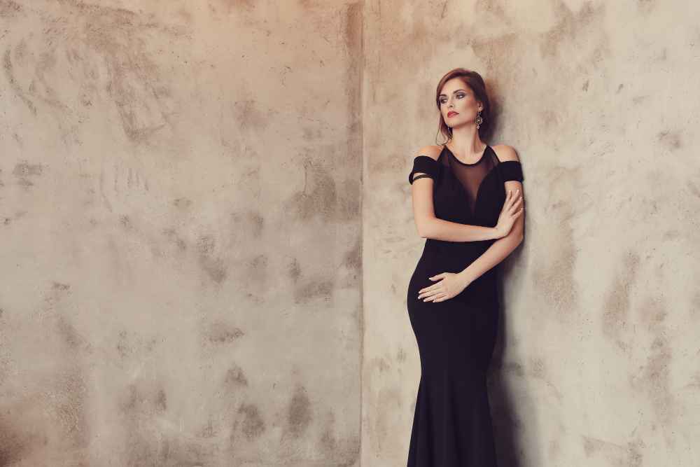 ¿Cómo llevar un vestido negro en verano?